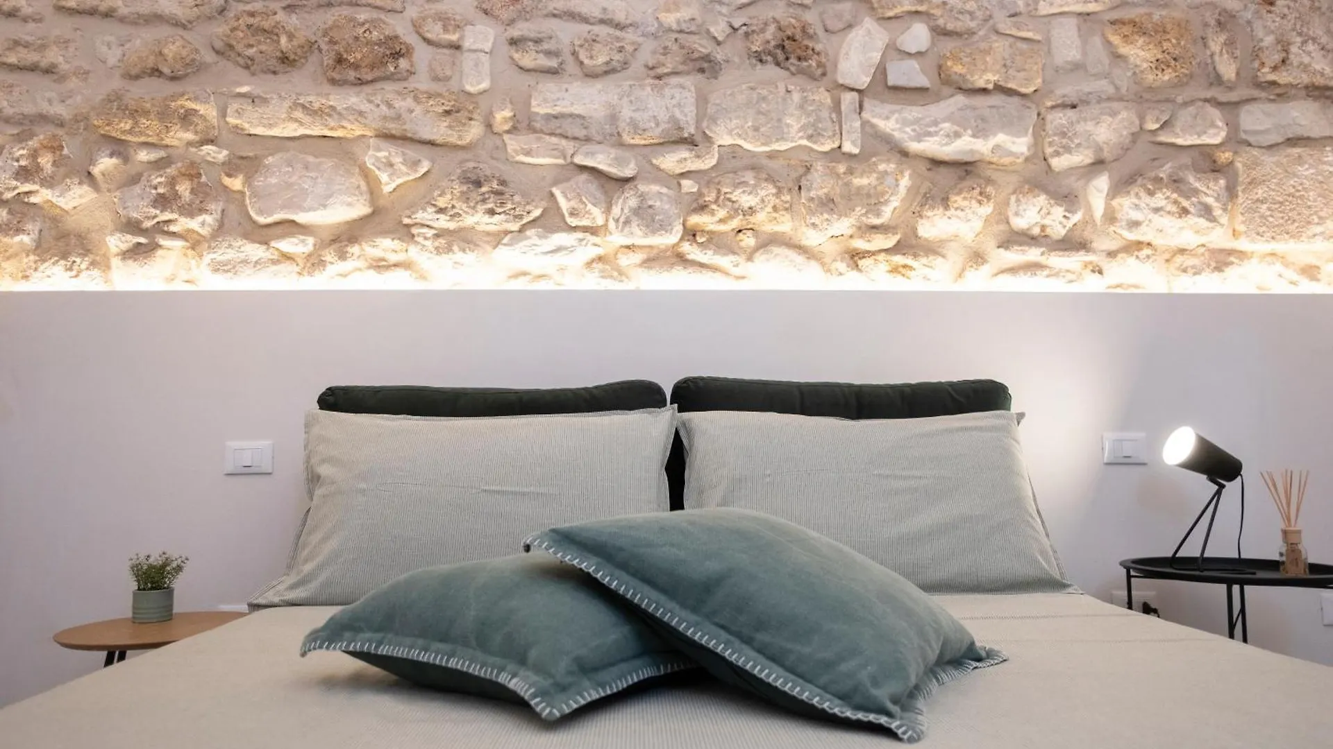 Bassi77 - Rooms & Apartments Trapani