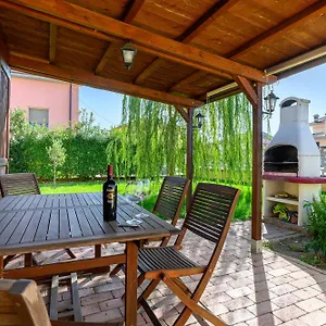 https://casa-vacanze-villa-lorella.emilia-romagnahotels.net